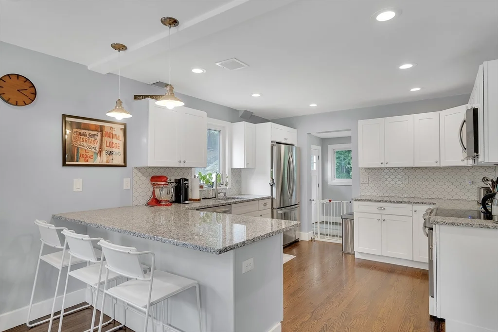 4 bed, 4+ bath apartment for rent at 103 Stimson St, West Roxbury — photo 4 of 10