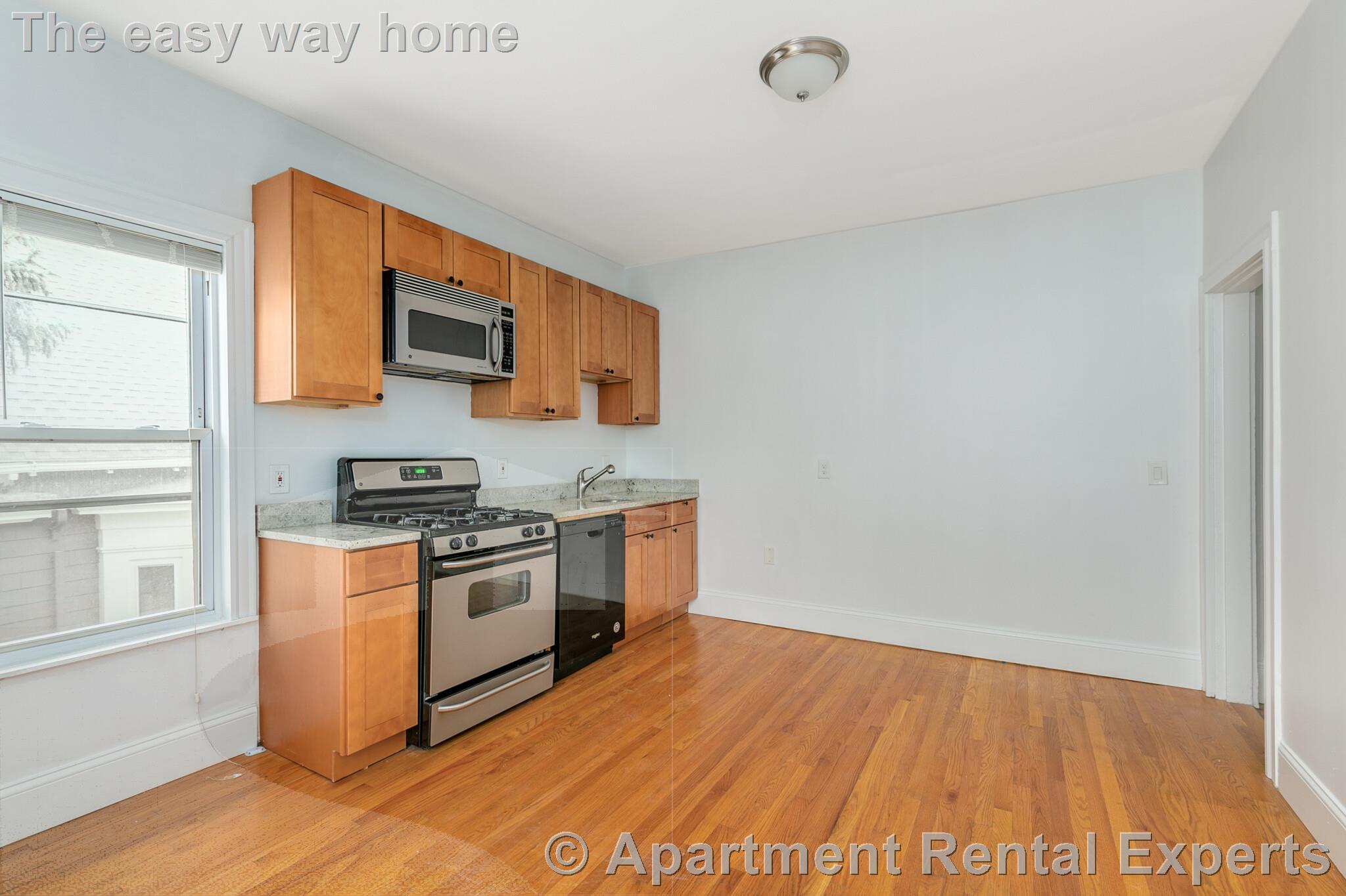 4 bed, 1 bath apartment for rent at 103 Summer St Unit 3, Union Square — photo 2 of 11