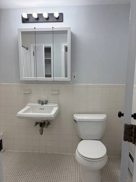 1 bed, 1 bath apartment for rent at 103 Trapelo Rd Unit 19, Waltham — photo 10 of 15