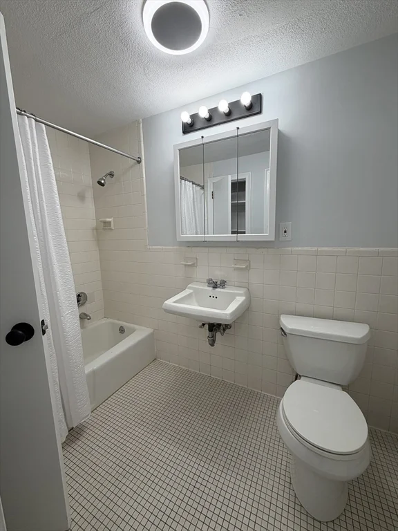 1 bed, 1 bath apartment for rent at 103 Trapelo Rd Unit 19, Waltham — photo 9 of 15