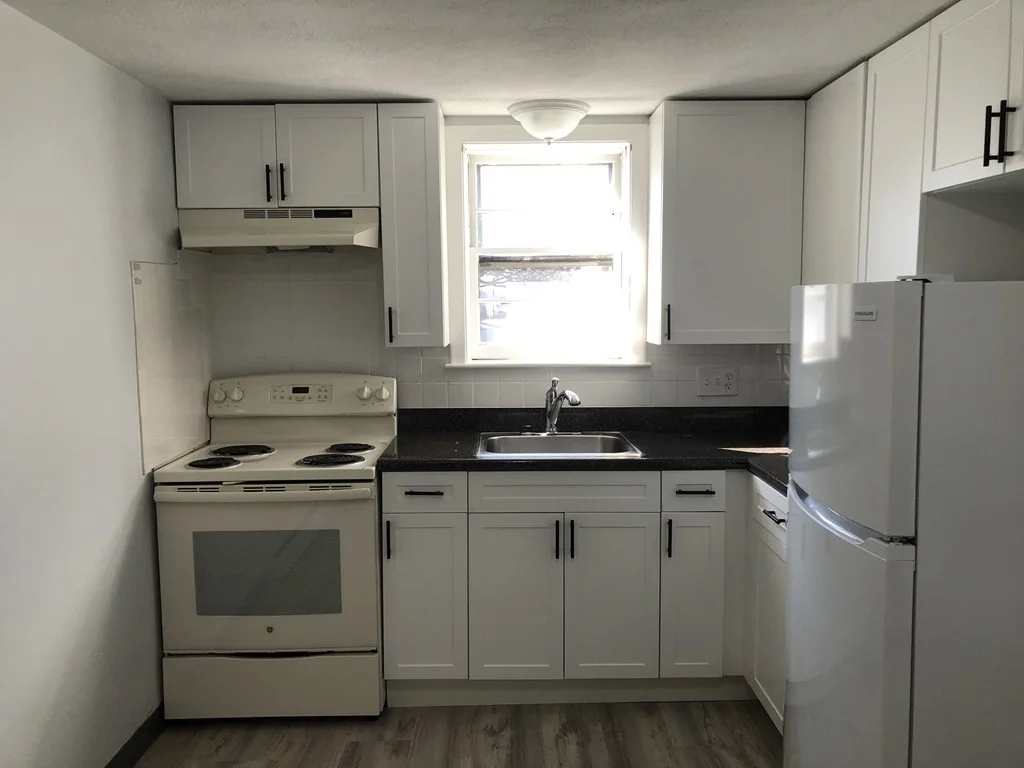 1 bed, 1 bath apartment for rent at 103 Trapelo Unit 23, Waltham — photo 2 of 12