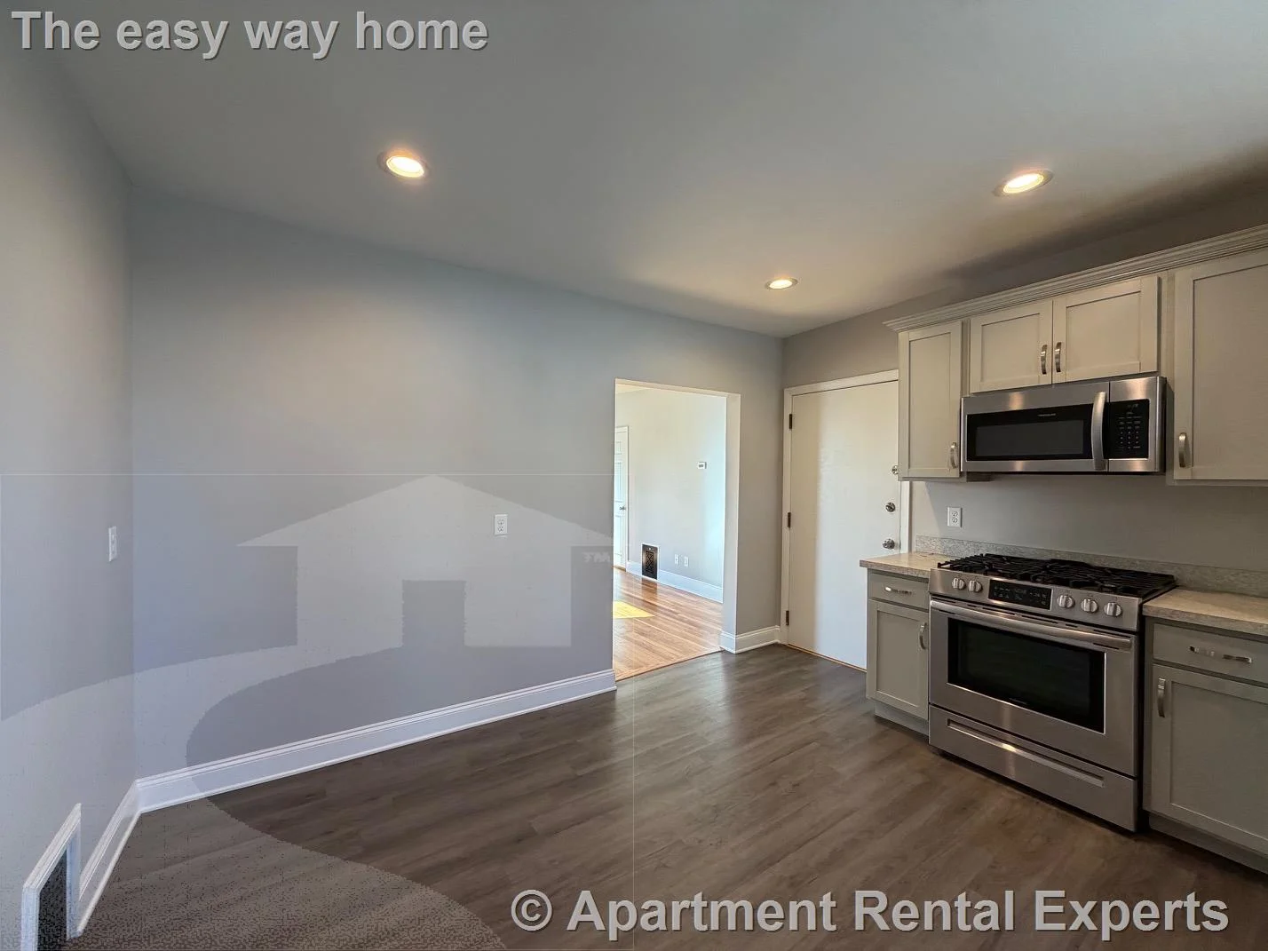 2 bed, 1 bath apartment for rent at 103 Webster St Unit 2, Salem St. Area — photo 2 of 14