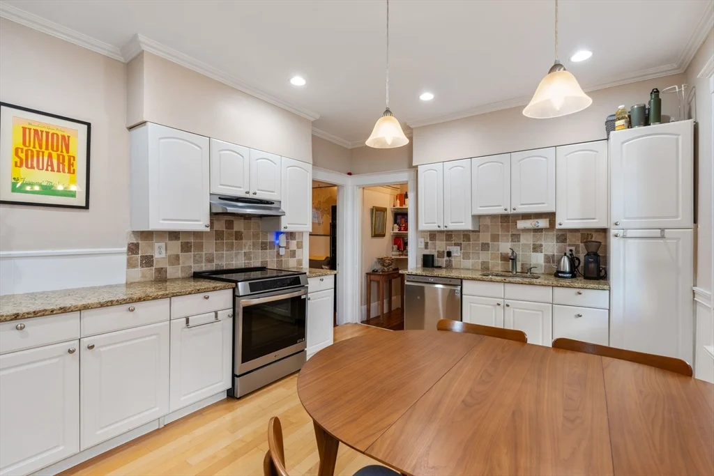 2 bed, 1 bath apartment for rent at 103 Willow Ave Unit 1, Davis Square — photo 5 of 20