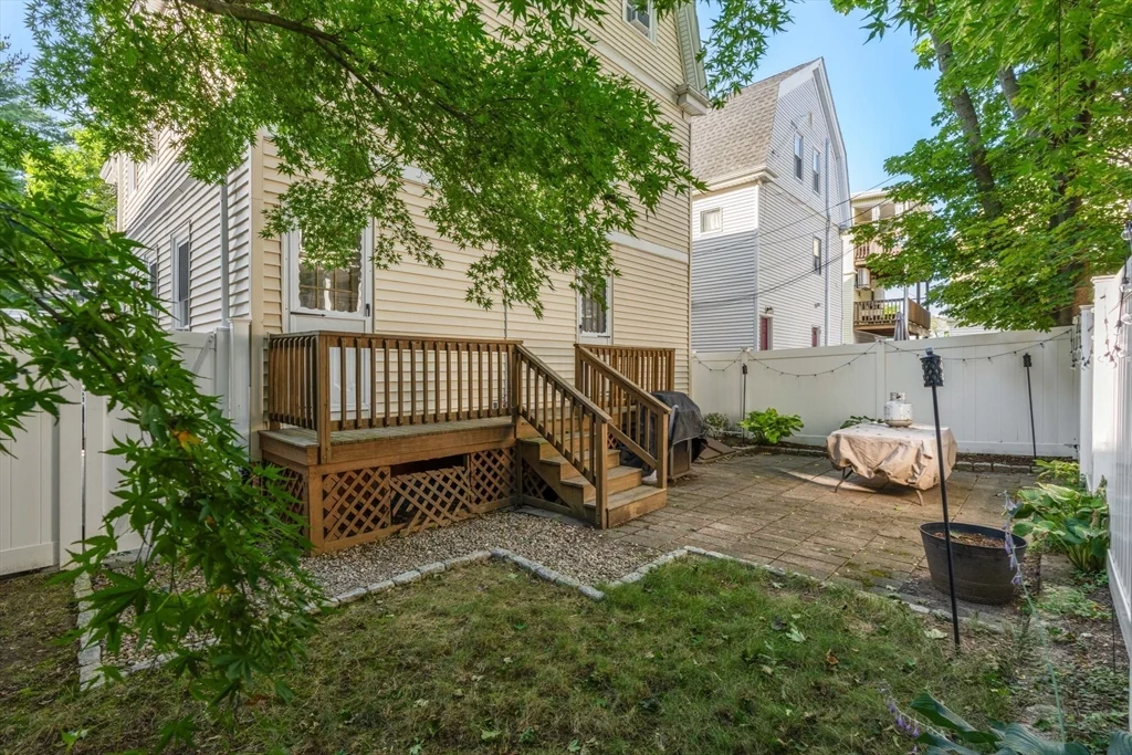 2 bed, 1 bath apartment for rent at 103 Willow Ave Unit 1, Davis Square — photo 17 of 20