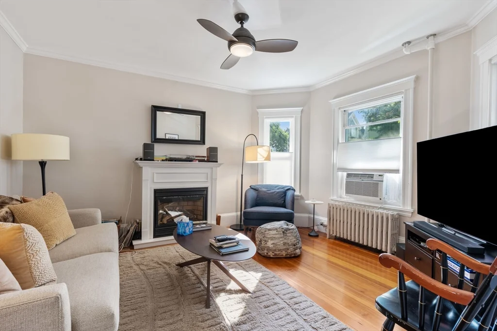2 bed, 1 bath apartment for rent at 103 Willow Ave Unit 1, Davis Square