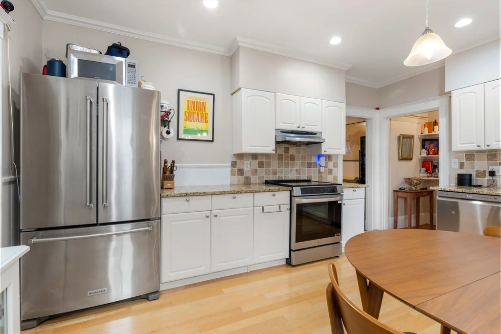 2 bed, 1 bath apartment for rent at 103 Willow Ave Unit 1, Davis Square — photo 4 of 20