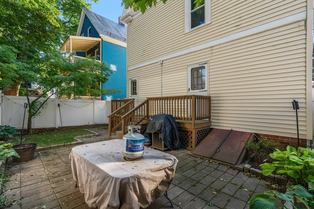 2 bed, 1 bath apartment for rent at 103 Willow Ave Unit 1, Davis Square — photo 19 of 20