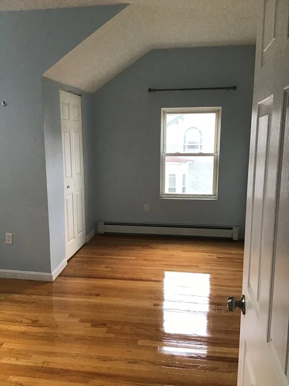 3 bed, 1 bath apartment for rent at 103 Winthrop Unit 3, Roxbury — photo 4 of 16