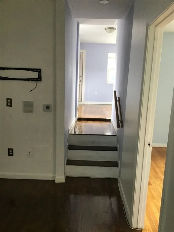 3 bed, 1 bath apartment for rent at 103 Winthrop Unit 3, Roxbury — photo 5 of 16