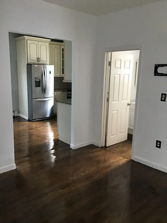 3 bed, 1 bath apartment for rent at 103 Winthrop Unit 3, Roxbury — photo 2 of 16