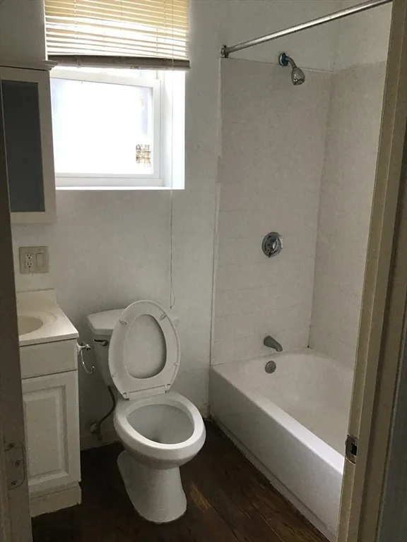 3 bed, 1 bath apartment for rent at 103 Winthrop Unit 3, Roxbury — photo 11 of 16