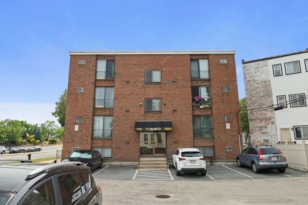 1 bed, 1 bath apartment for rent at 1030 Bennington Unit 15, East Boston — photo 11 of 12