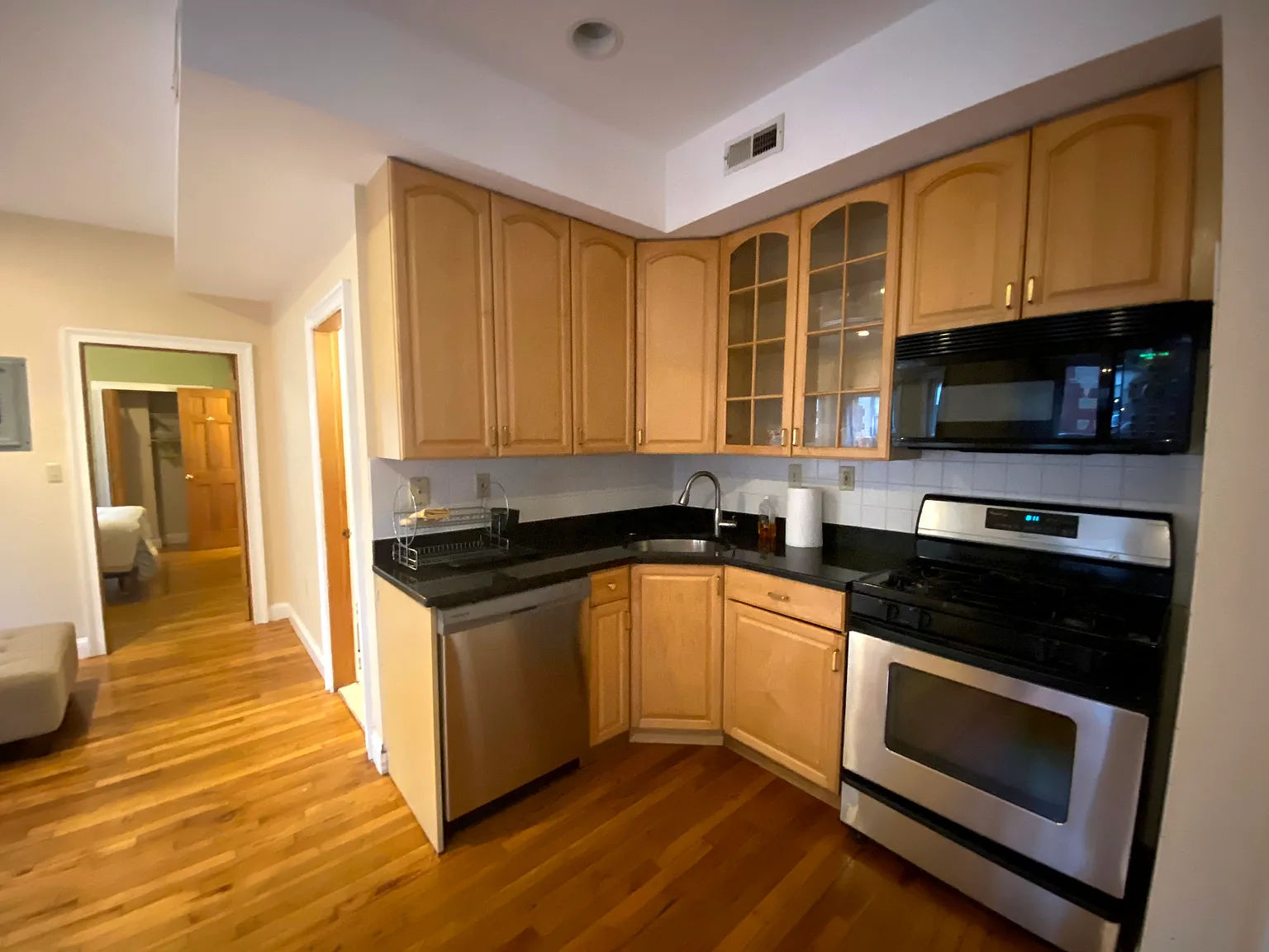 3 bed, 2 bath apartment for rent at 1031 Tremont St Unit 4, South End — photo 3 of 17