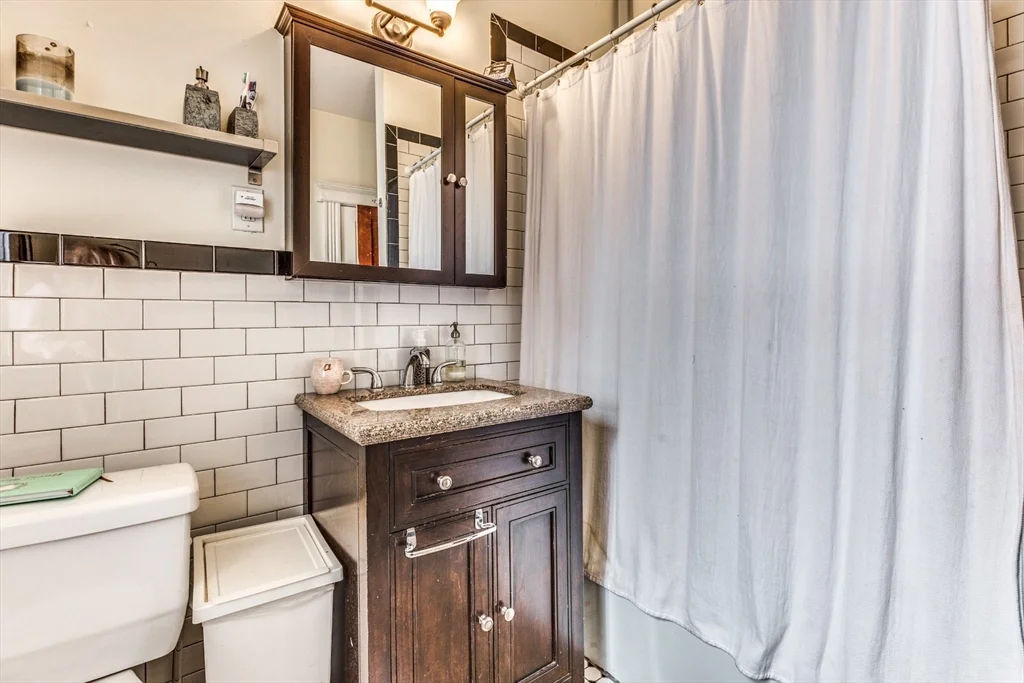 4 bed, 2 bath apartment for rent at 1033 Beacon St Unit 3, Longwood — photo 10 of 11