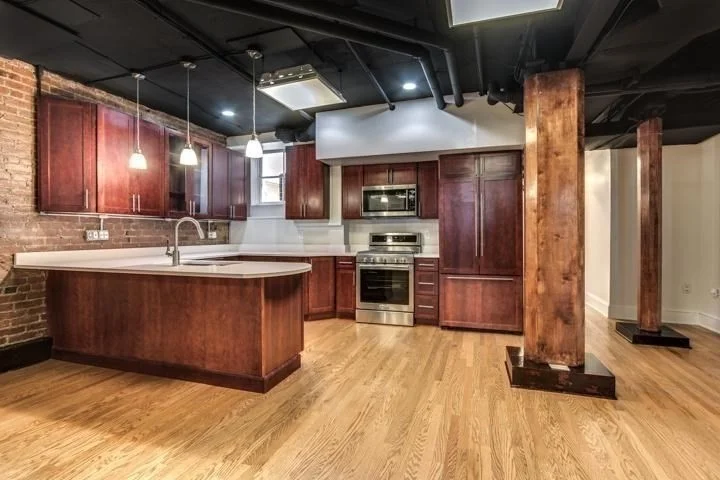 4 bed, 2 bath apartment for rent at 1033 Beacon St Unit B, Longwood — photo 5 of 14