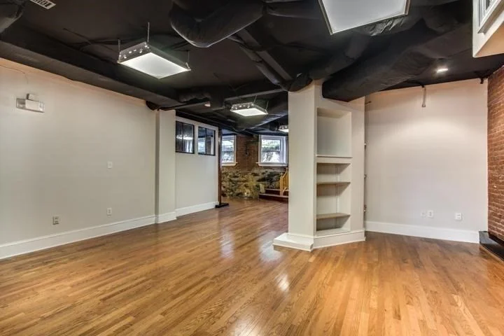 4 bed, 2 bath apartment for rent at 1033 Beacon St Unit B, Longwood — photo 10 of 14