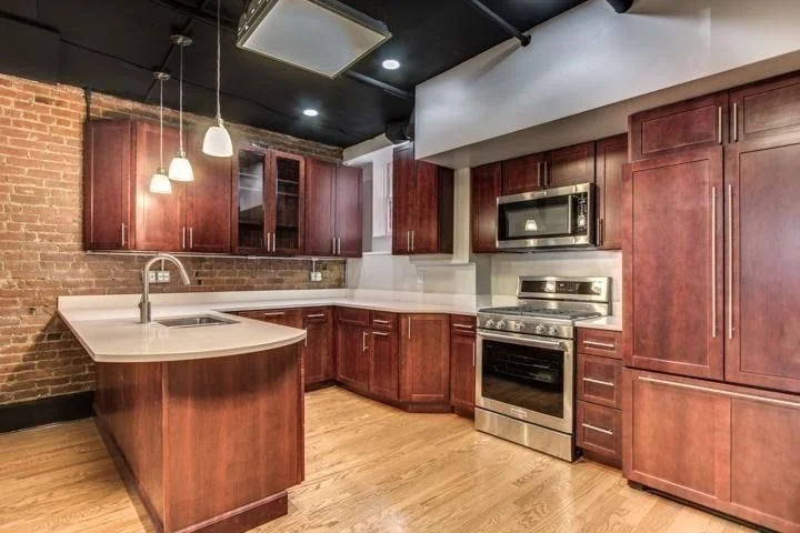 4 bed, 2 bath apartment for rent at 1033 Beacon St Unit B, Longwood — photo 6 of 14