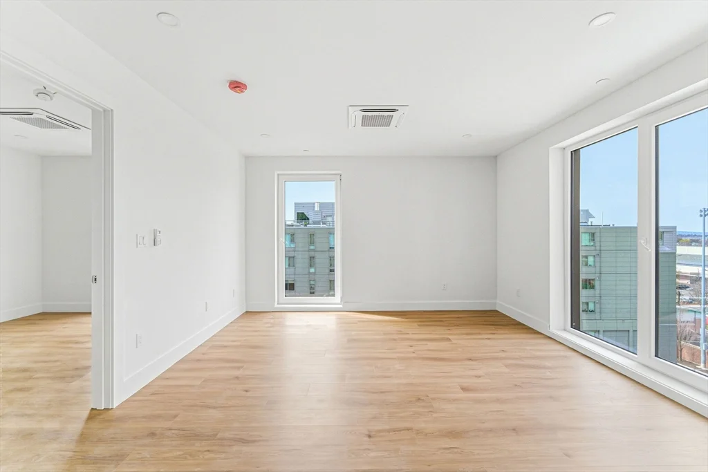 1 bed, 1 bath apartment for rent at 1035 Commonwealth Ave Unit 211, Allston — photo 2 of 17