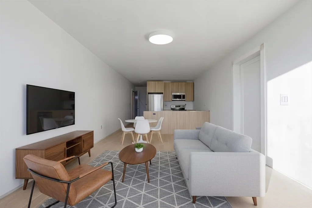 3 bed, 2 bath apartment for rent at 1035 Commonwealth Ave Unit 302, Allston — photo 1 of 20