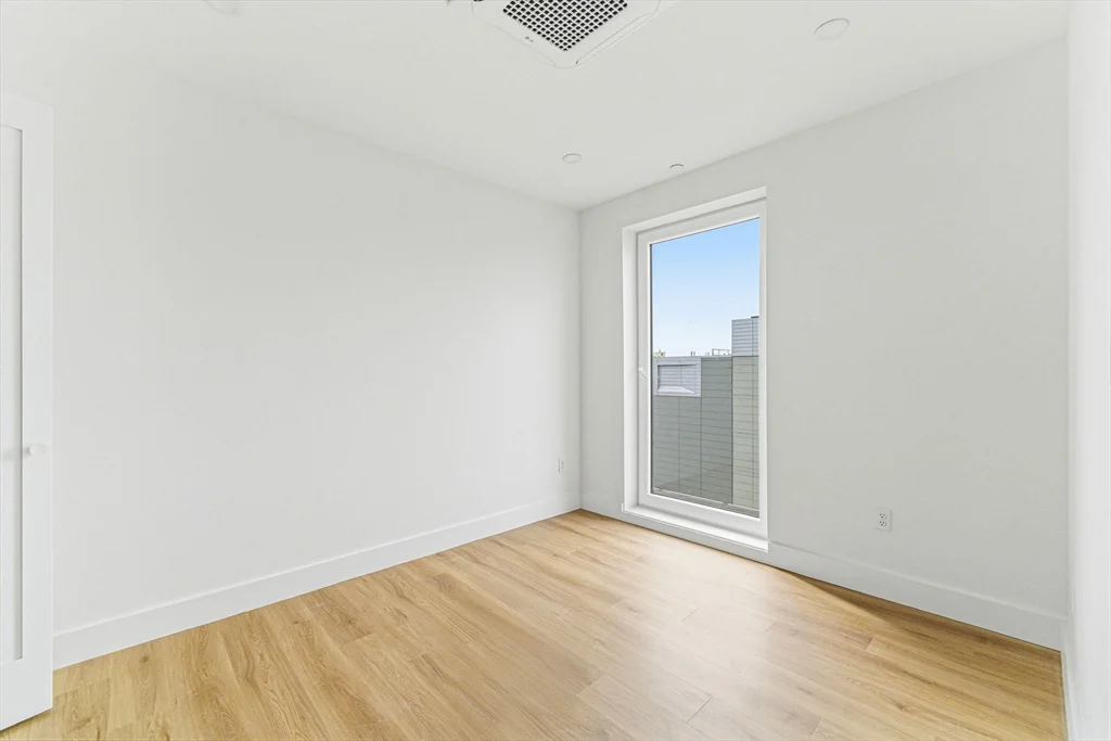 1 bed, 1 bath apartment for rent at 1035 Commonwealth Ave Unit 305, Allston — photo 3 of 15