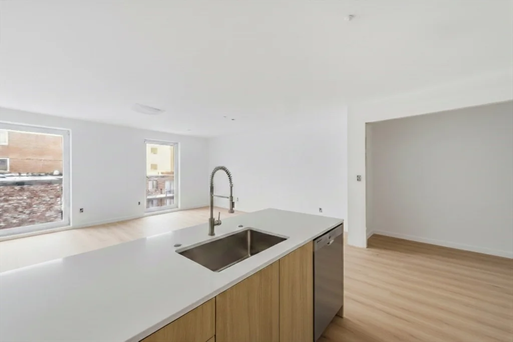 2 bed, 1 bath apartment for rent at 1035 Commonwealth Ave Unit 310, Allston — photo 4 of 18