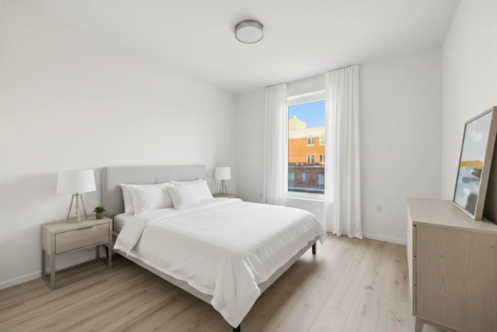 2 bed, 2 bath apartment for rent at 1035 Commonwealth Ave Unit 404, Allston — photo 5 of 11