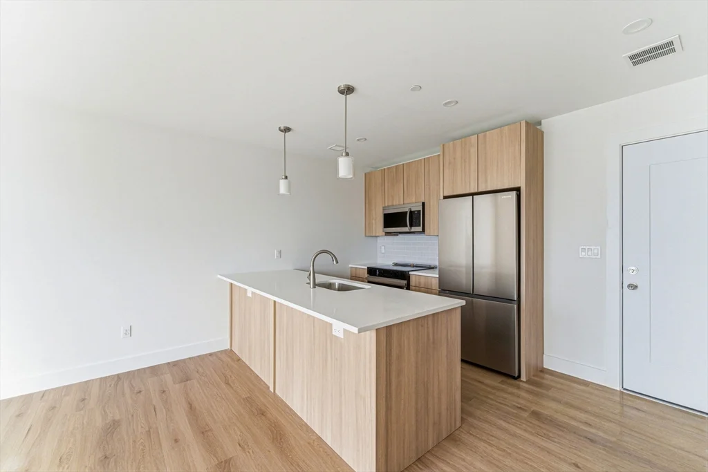 1 bed, 1 bath apartment for rent at 1035 Commonwealth Ave Unit 407, Allston — photo 2 of 16