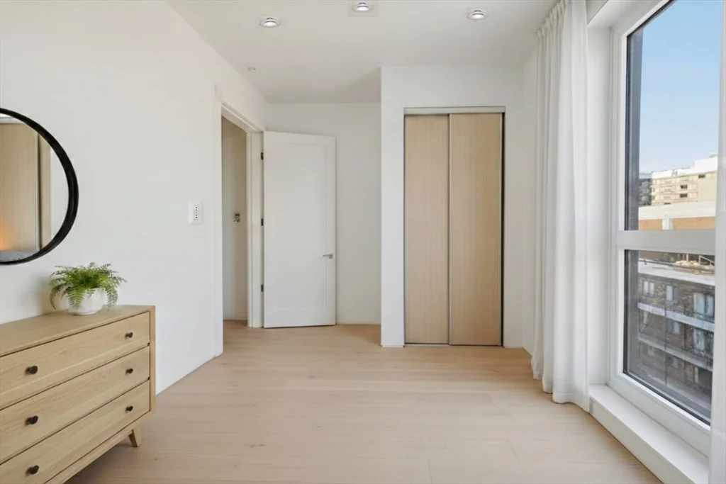 2 bed, 2 bath apartment for rent at 1035 Commonwealth Ave Unit 501, Allston — photo 3 of 23