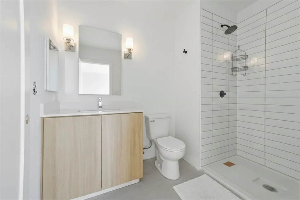 3 bed, 2 bath apartment for rent at 1035 Commonwealth Ave Unit 502, Allston — photo 10 of 24