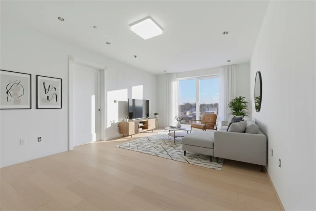 3 bed, 2 bath apartment for rent at 1035 Commonwealth Ave Unit 502, Allston — photo 2 of 24