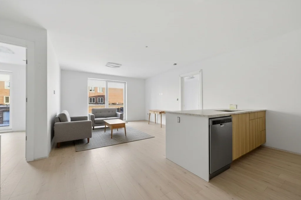 2 bed, 2 bath apartment for rent at 1035 Commonwealth Ave Unit 504, Allston — photo 4 of 18