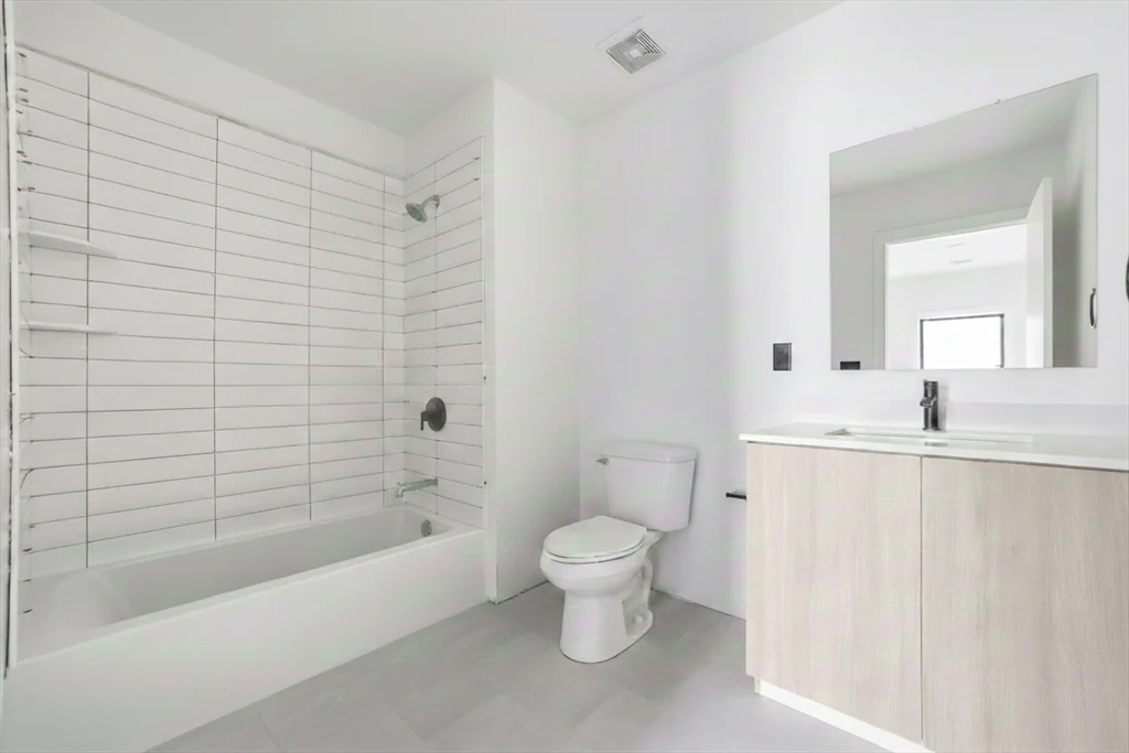 2 bed, 2 bath apartment for rent at 1035 Commonwealth Ave Unit 504, Allston — photo 11 of 18