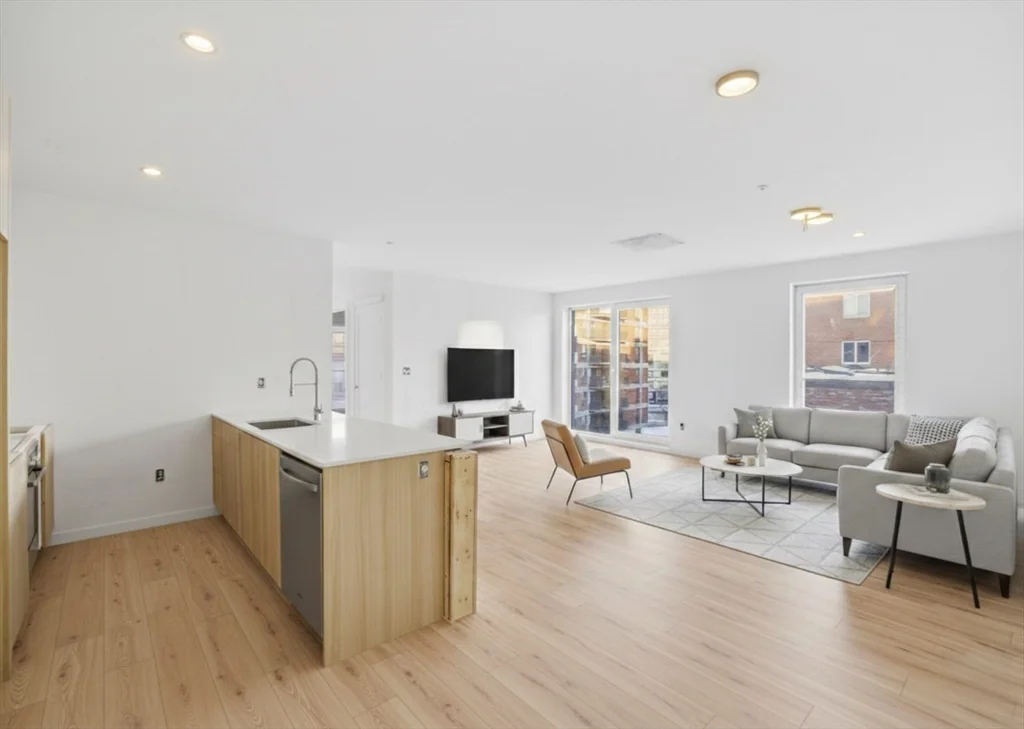2 bed, 1 bath apartment for rent at 1035 Commonwealth Ave Unit 510, Allston — photo 1 of 16