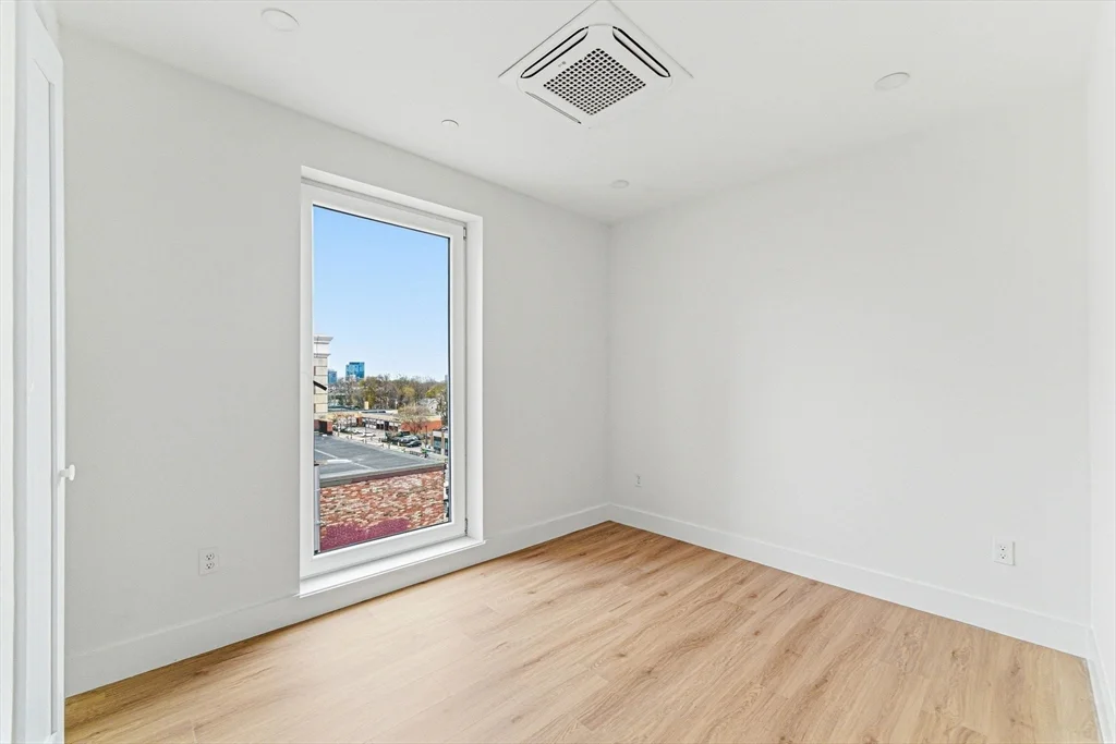 3 bed, 2 bath apartment for rent at 1035 Commonwealth Ave Unit 602, Allston — photo 14 of 23