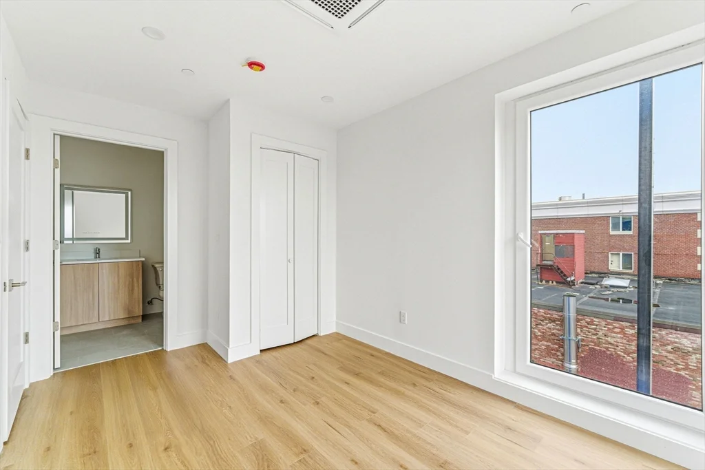 3 bed, 2 bath apartment for rent at 1035 Commonwealth Ave Unit 602, Allston — photo 12 of 23