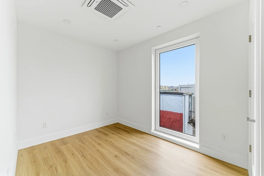 1 bed, 1 bath apartment for rent at 1035 Commonwealth Ave Unit 603, Allston — photo 5 of 7