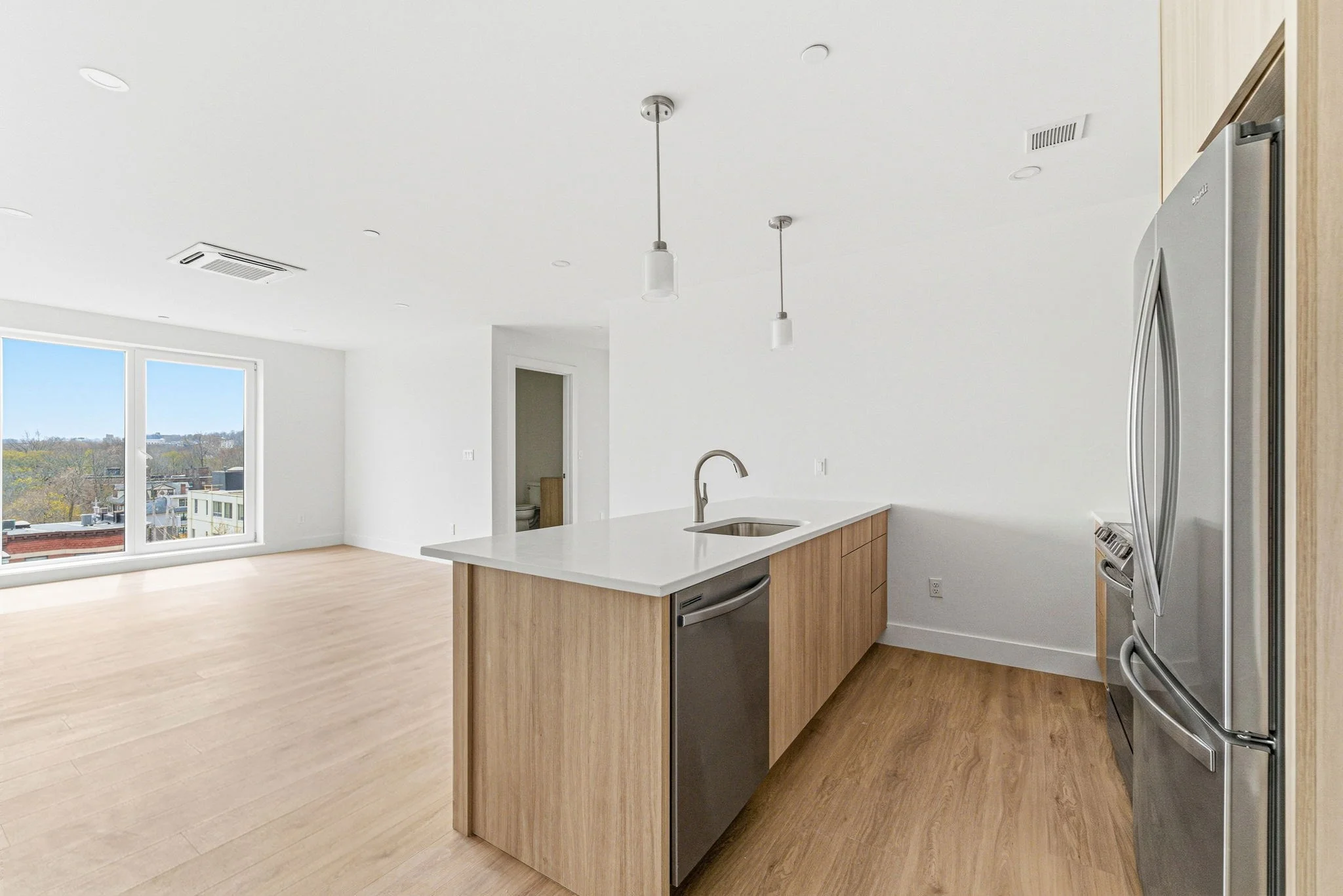 2 bed, 2 bath apartment for rent at 1035 Commonwealth Ave Unit 604, Allston — photo 3 of 18