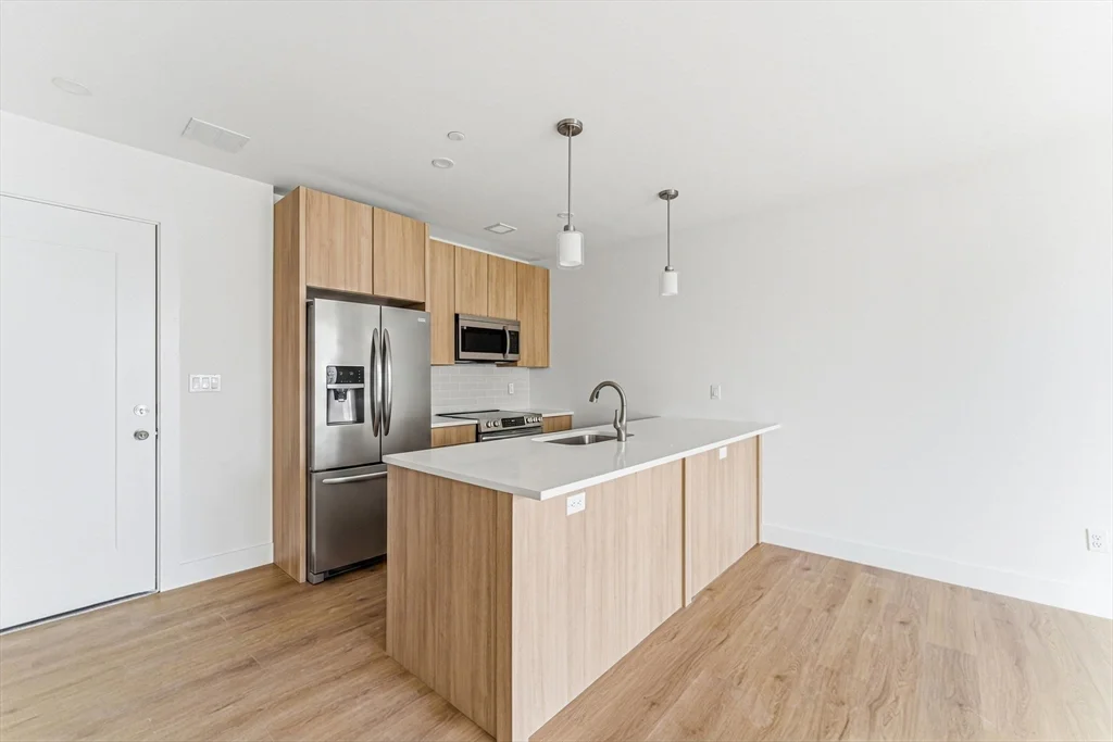 1 bed, 1 bath apartment for rent at 1035 Commonwealth Ave Unit 606, Allston — photo 3 of 10