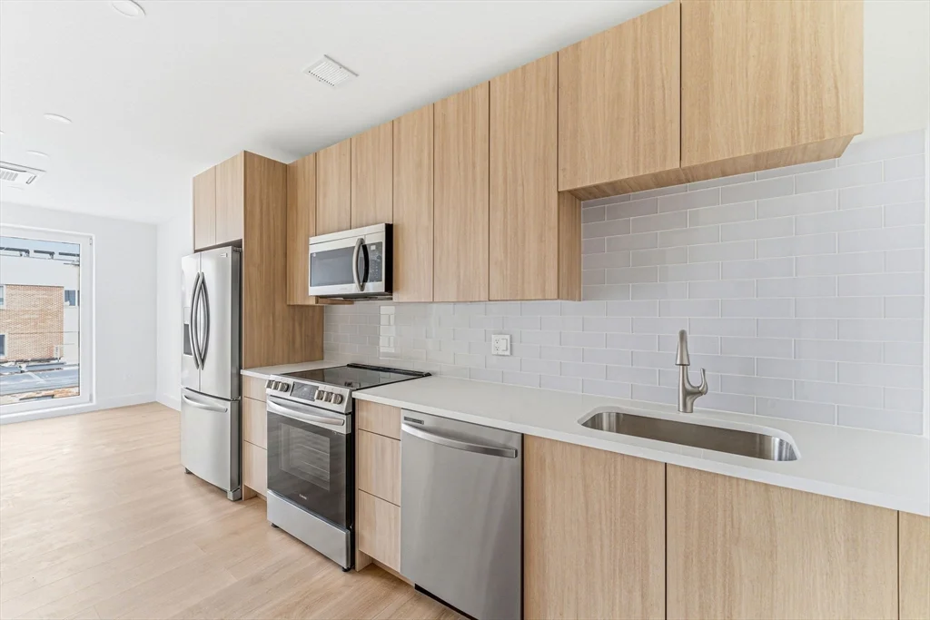 1 bed, 1 bath apartment for rent at 1035 Commonwealth Ave Unit 608, Allston — photo 2 of 13