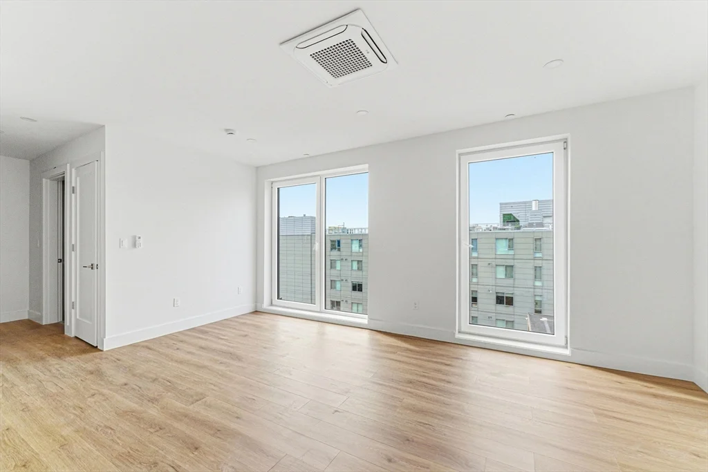 Studio bed, 1 bath apartment for rent at 1035 Commonwealth Ave Unit 609, Allston — photo 5 of 14