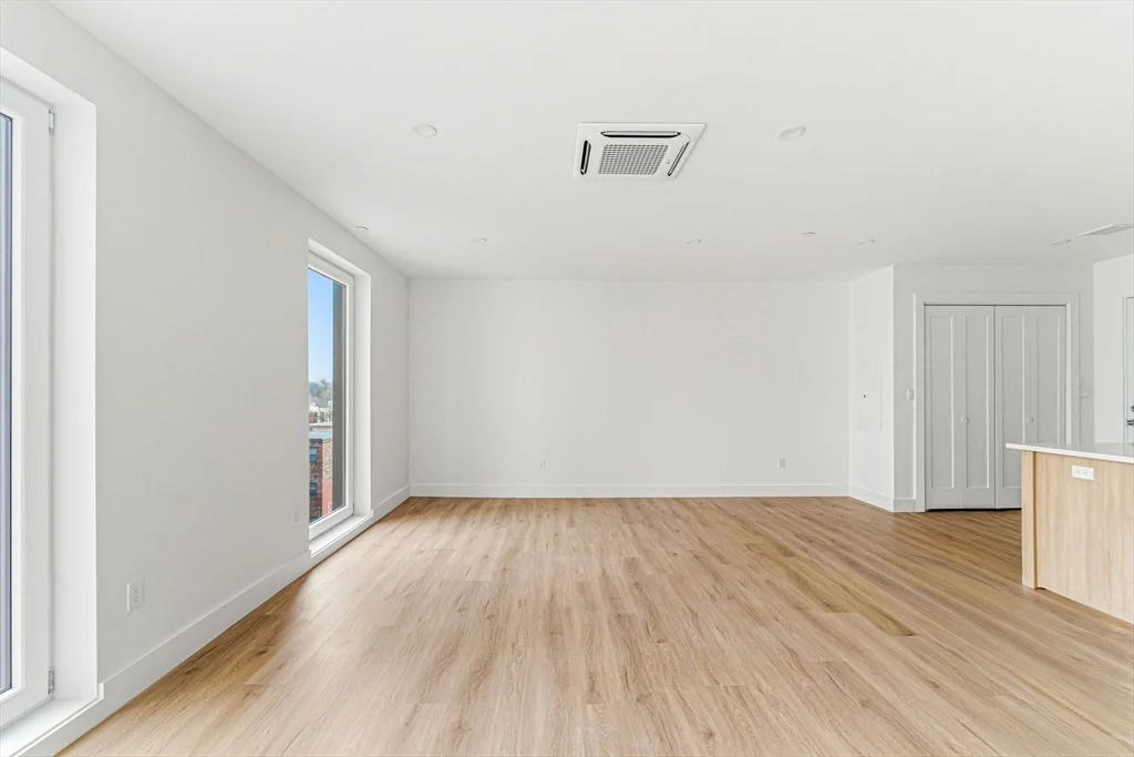 2 bed, 1 bath apartment for rent at 1035 Commonwealth Ave Unit 610, Allston — photo 6 of 18