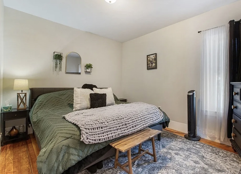 3 bed, 1 bath apartment for rent at 1037 Cove Rd Unit 1, South End — photo 7 of 8