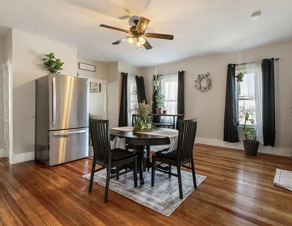 3 bed, 1 bath apartment for rent at 1037 Cove Rd Unit 2, New Bedford — photo 3 of 3