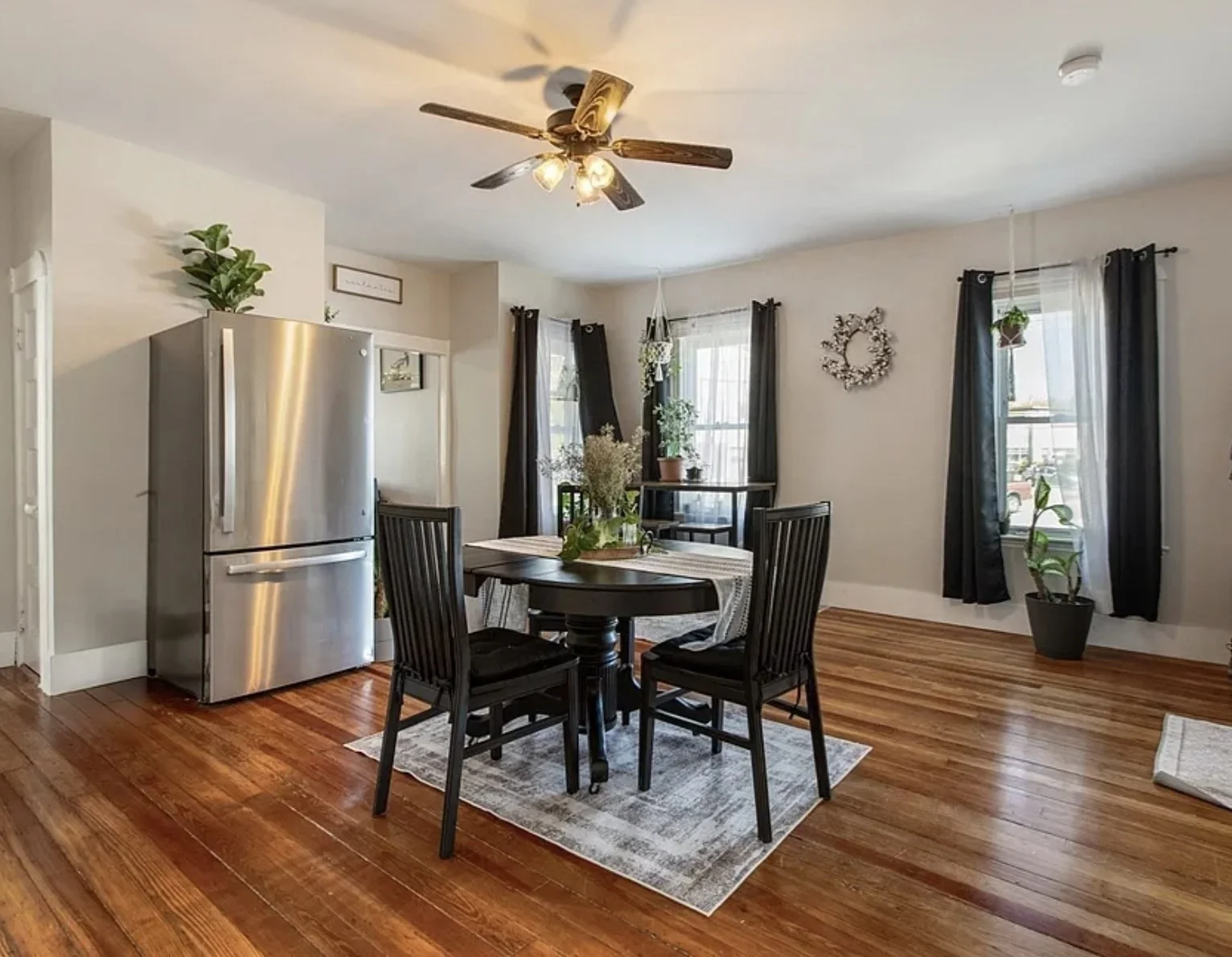 3 bed, 1 bath apartment for rent at 1037 Cove Rd Unit 2, New Bedford — photo 8 of 12