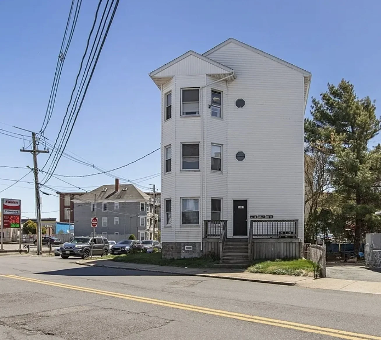 3 bed, 1 bath apartment for rent at 1037 Cove Rd Unit 2, New Bedford — photo 6 of 12