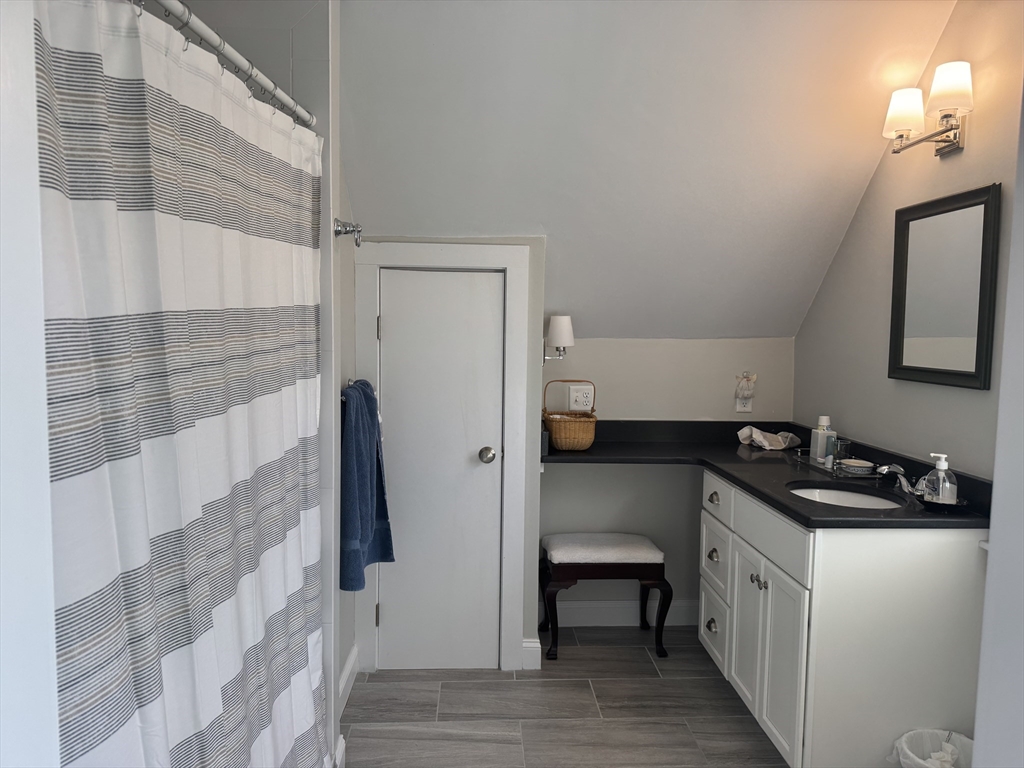 1 bed, 1 bath apartment for rent at 1037 Pleasant St Unit 203, Bridgewater — photo 16 of 23