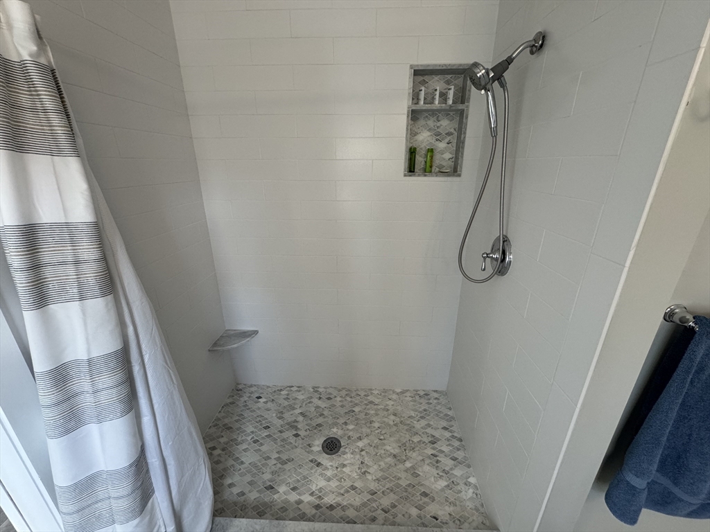 1 bed, 1 bath apartment for rent at 1037 Pleasant St Unit 203, Bridgewater — photo 19 of 23
