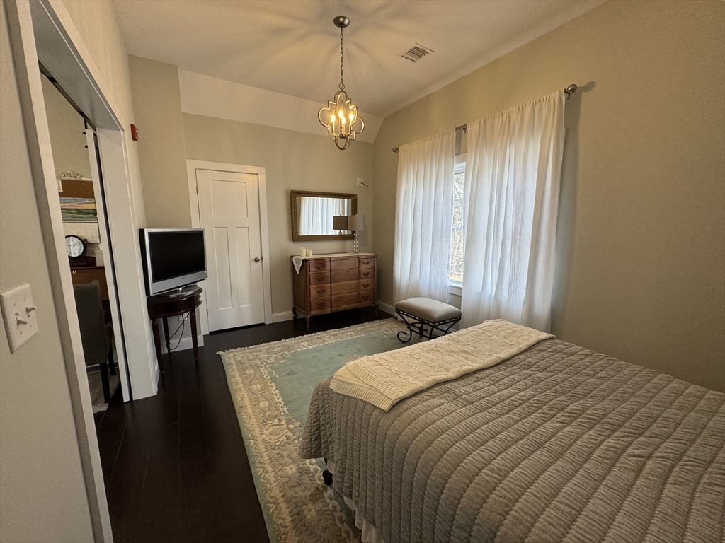1 bed, 1 bath apartment for rent at 1037 Pleasant St Unit 203, Bridgewater — photo 14 of 23