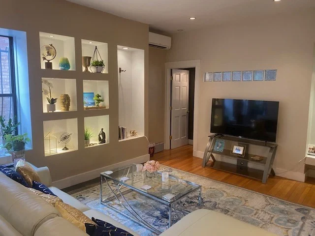 2 bed, 2 bath apartment for rent at 1038 Beacon St Unit 101, Coolidge Corner — photo 2 of 33