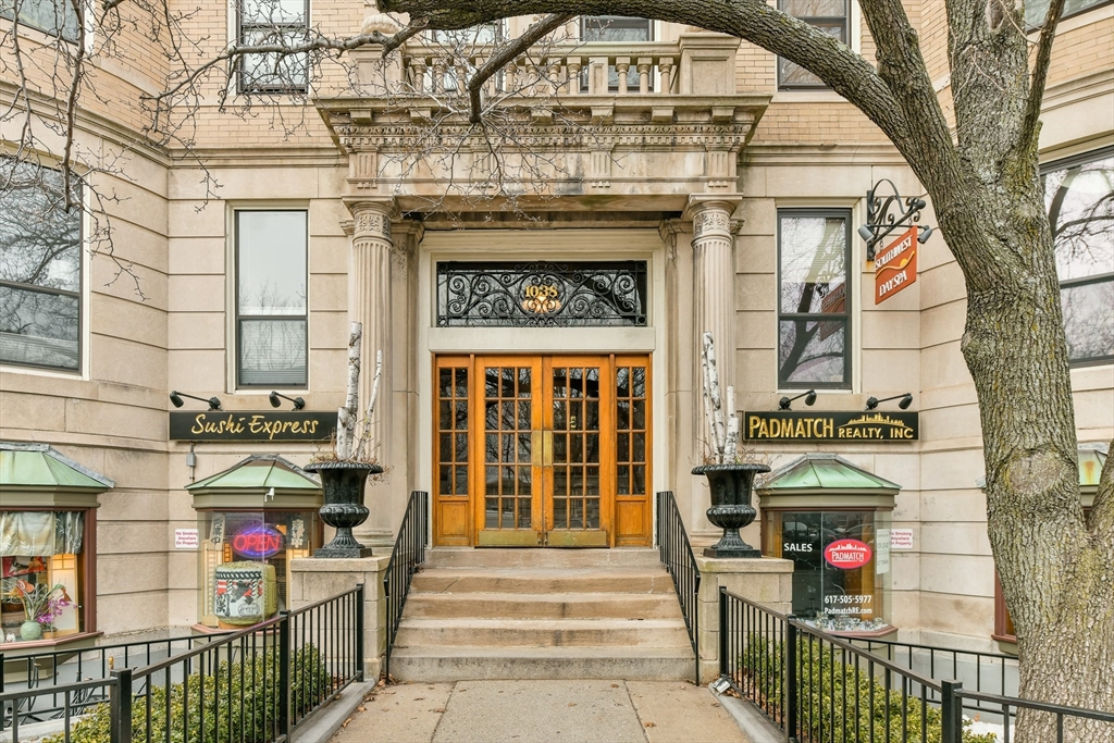 3 bed, 2 bath apartment for rent at 1038 Beacon St Unit 404, Brookline — photo 15 of 16